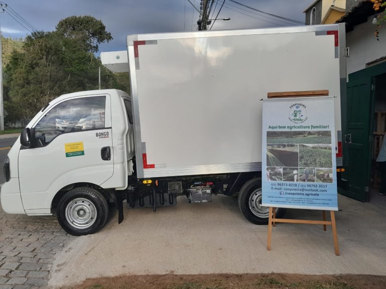 Coopvieira recebe caminhão baú refrigerado 0Km por intermédio de projeto da OCB/RJ