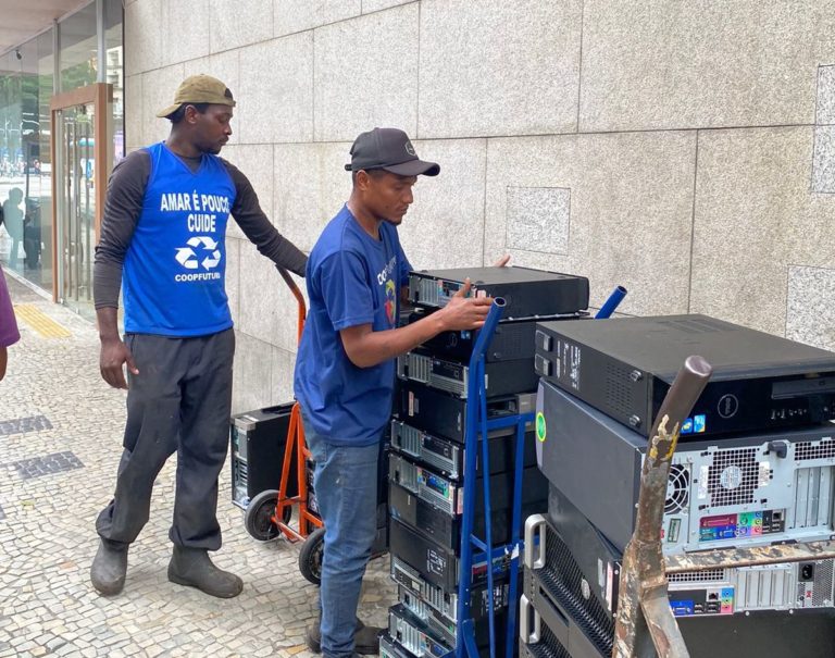 Compromisso Sustentável: Unimed Ferj envia mais de 1 tonelada de lixo eletrônico à Coopfuturo