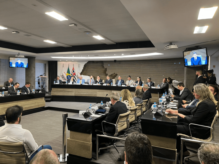 Sistema OCB participa de debate sobre a Reforma Tributária na Fiesp