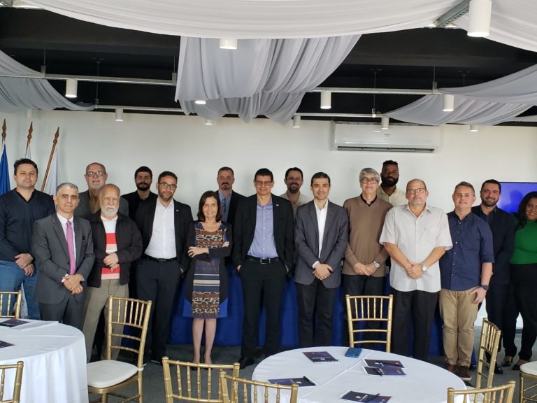 PL é tema de encontro entre dirigentes de cooperativas de crédito do RJ e a Deputada Martha Rocha