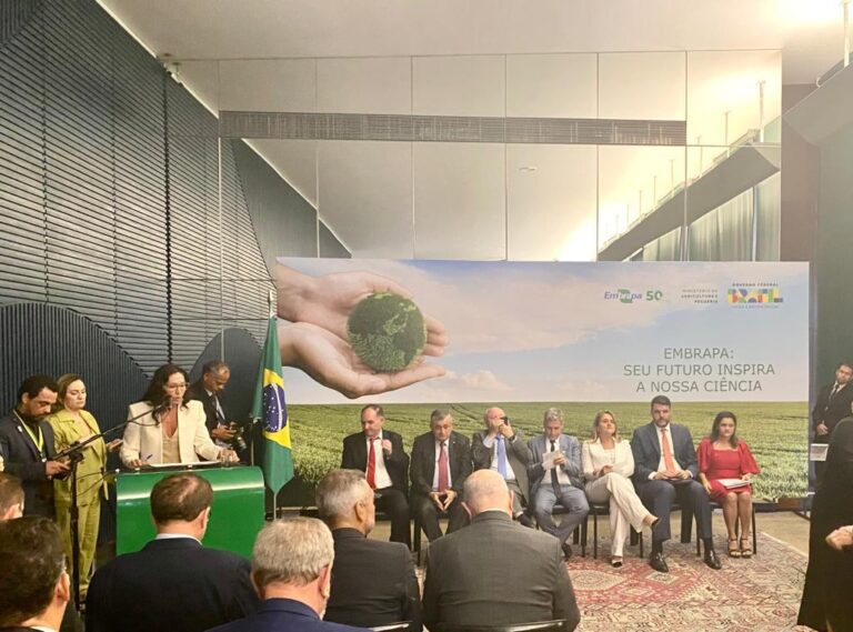 Embrapa 50 anos: Sistema OCB participa de solenidade