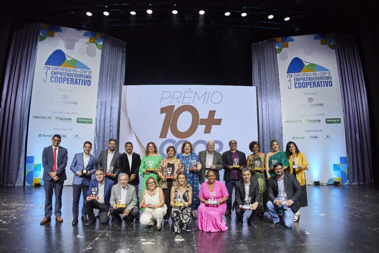 Empreendedorismo Cooperativo é festejado pelo Sistema OCB/RJ com evento que reuniu homenagens, premiações e lançamento de documentário