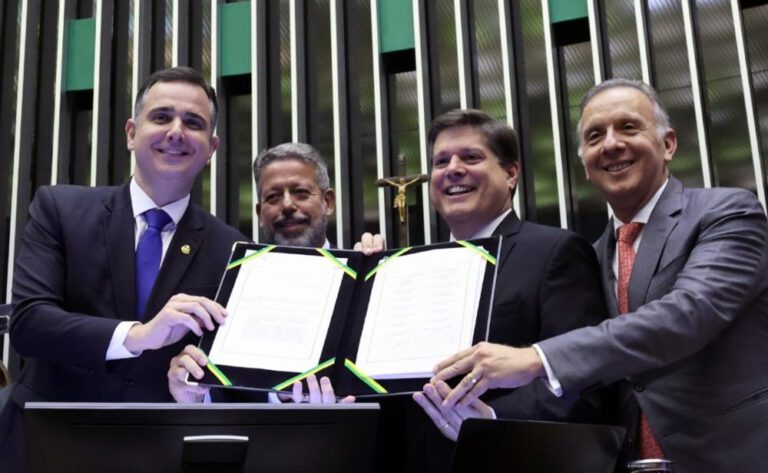 Sistema OCB acompanha a promulgação da Reforma Tributária