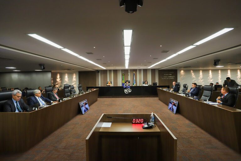 TCU decide pela participação de cooperativa de transporte em licitação