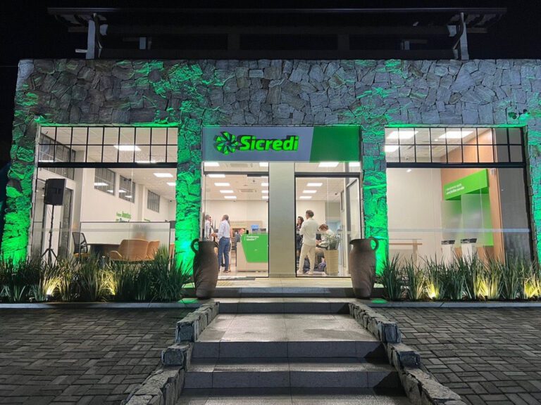 Sicredi inaugura agência em Penedo (RJ) com foco e atendimento consultivo