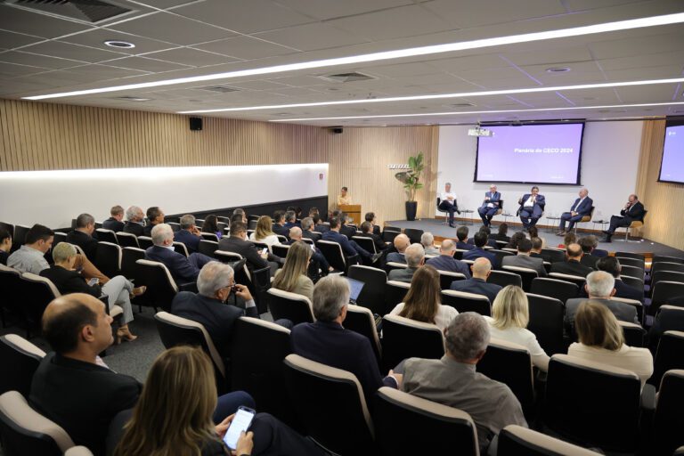 Plenária do Ceco celebra importância do cooperativismo de crédito