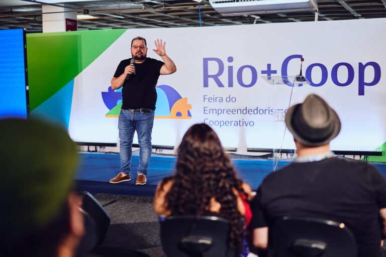 Fred Rocha encerra palestras da Feira Rio Mais Coop com reflexões sobre “O Novo Jeito de Vender”
