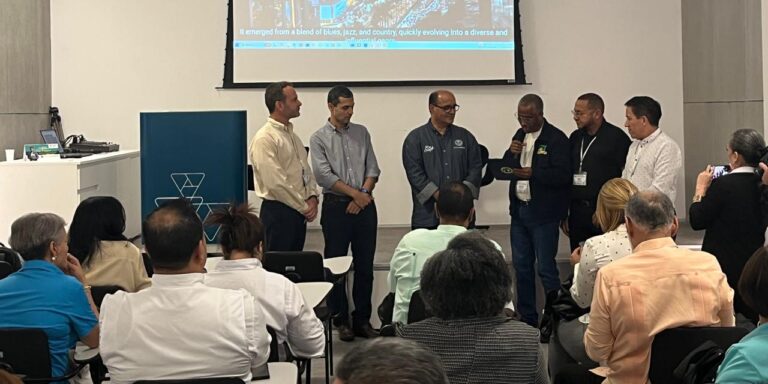 Sicoob Cecremef recebe visita internacional da CCC-CA para troca de experiências do cooperativismo