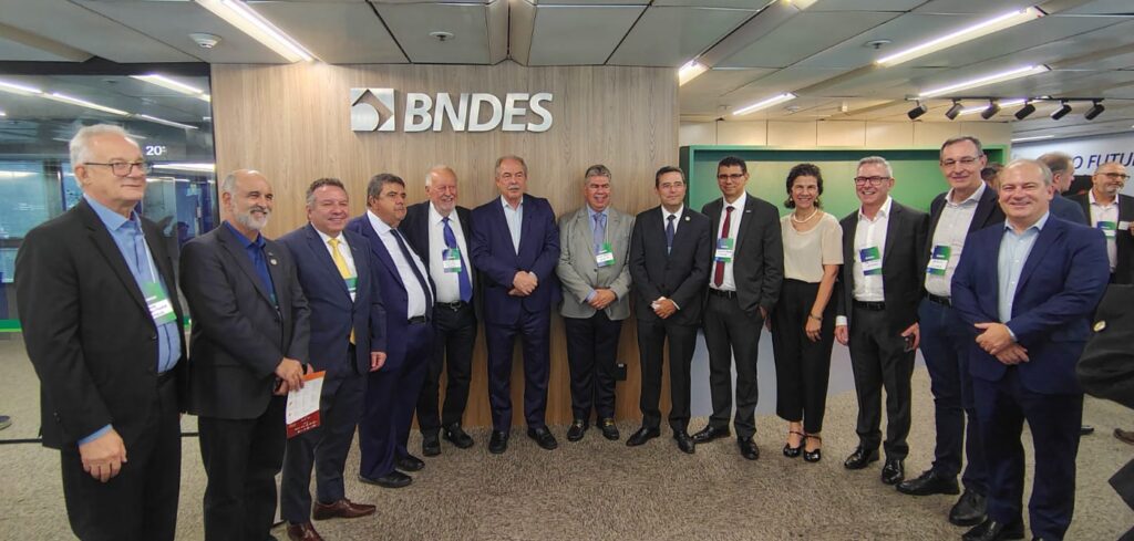 Sistema OCB/RJ participa de encontro que firma novo acordo de cooperação entre Sistema OCB e BNDS