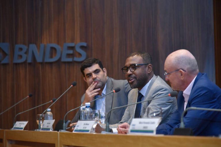 Seminário BNDES: cooperativismo de crédito é pilar de desenvolvimento