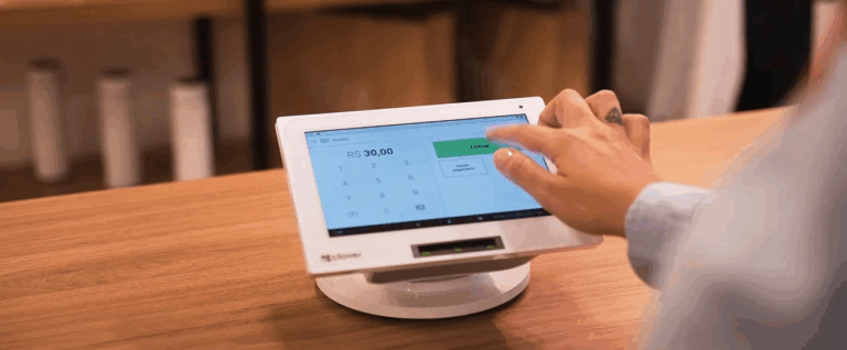 Clover: Sicredi disponibiliza solução de pagamento com gestão inteligente de PDV