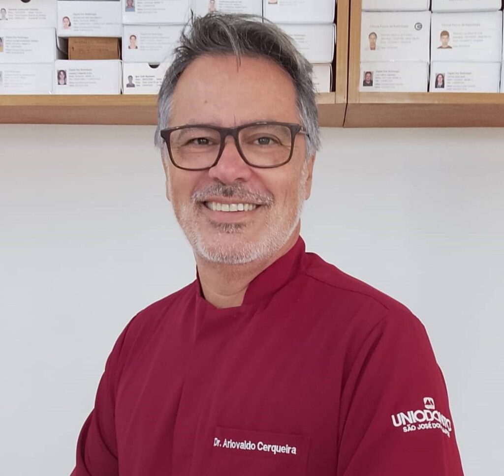 Cooperado da Uniodonto apresenta casos clínicos nos EUA