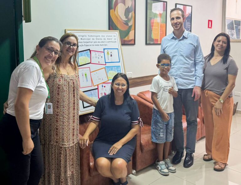 Unimed Assis realiza homenagem e destaca cuidado e inclusão na educação