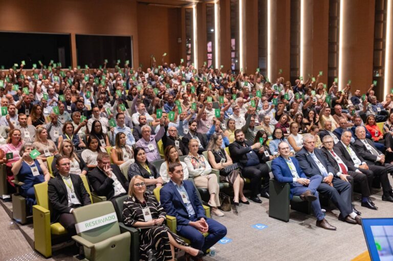 Sicredi Dexis reúne mais de 350 pessoas em assembleia geral em Maringá