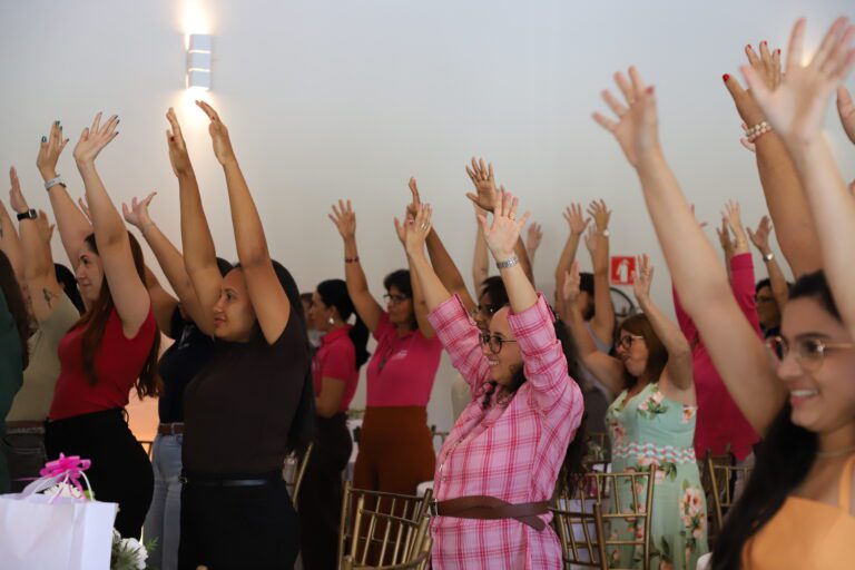 Cocapec e Credicocapec  Intercooperação na prática no Encontro de Mulheres Cooperativistas