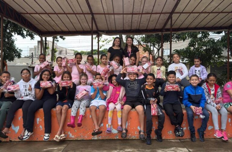 Páscoa Solidária da Uniodonto leva alegria a crianças e adolescentes