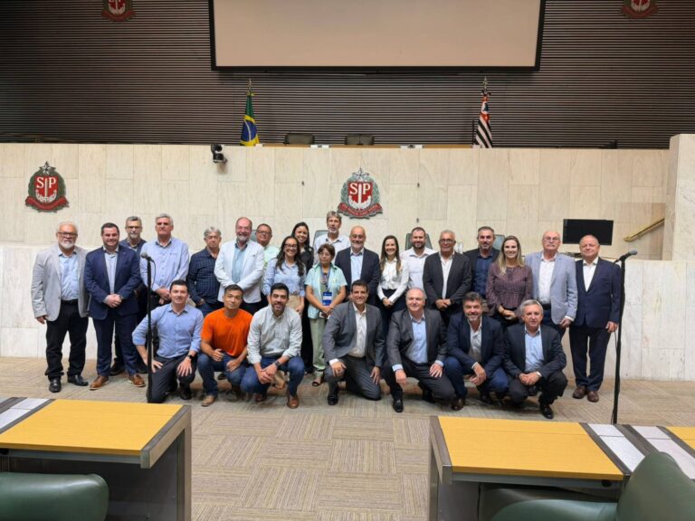 Cooperativas visitam Alesp em Programa de Educação Política