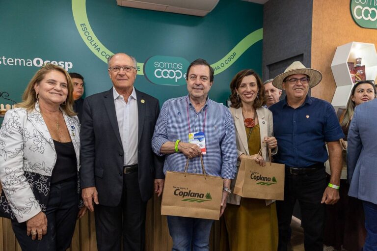 Presidente da Ocesp recebe autoridades e lideranças na abertura da AgriSHOW           2026