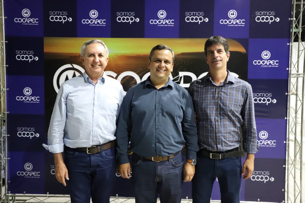Cocapec elege nova diretoria e apresenta recorde de faturamento em Assembleia