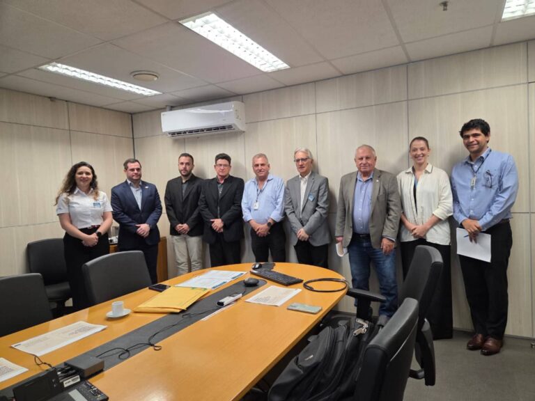 Cooperativas de eletrificação e entidades do setor discutem pautas estratégicas com a Aneel