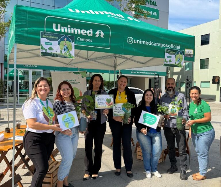 Unimed Campos promove ação de conscientização ambiental com distribuição de mudas