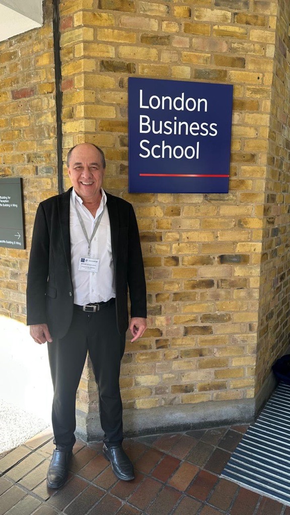 Presidente do Sicoob Cooplivre participa de intercâmbio na London Business School