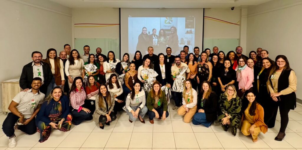 Valorização da Enfermagem: Unimed VR homenageia profissionais em premiação interna