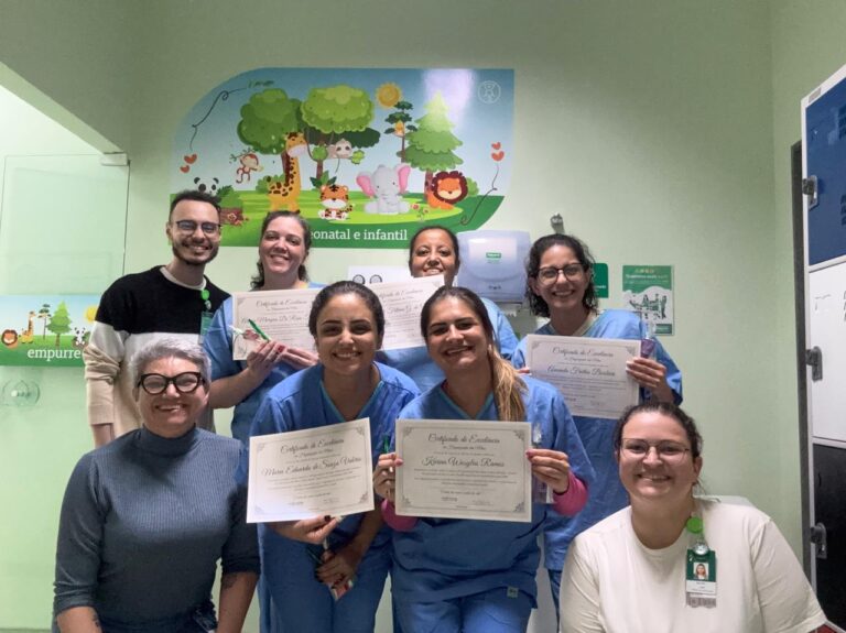 Hospital Unimed Petrópolis reconhece equipe da UTI Neonatal e Pediátrica por excelência em higiene das mãos