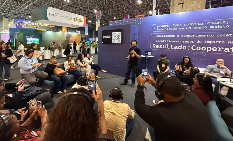 Cooperativismo conquista espaço no Web Summit Rio e atrai visitantes ao estande do Sistema OCB/RJ