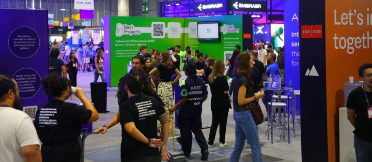 Coop fluminense chega ao Web Summit Rio com stand e agenda de palestras