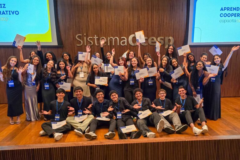 Sescoop/SP realiza cerimônia de formatura das Turmas 42 e 43 do Programa Aprendiz Cooperativo