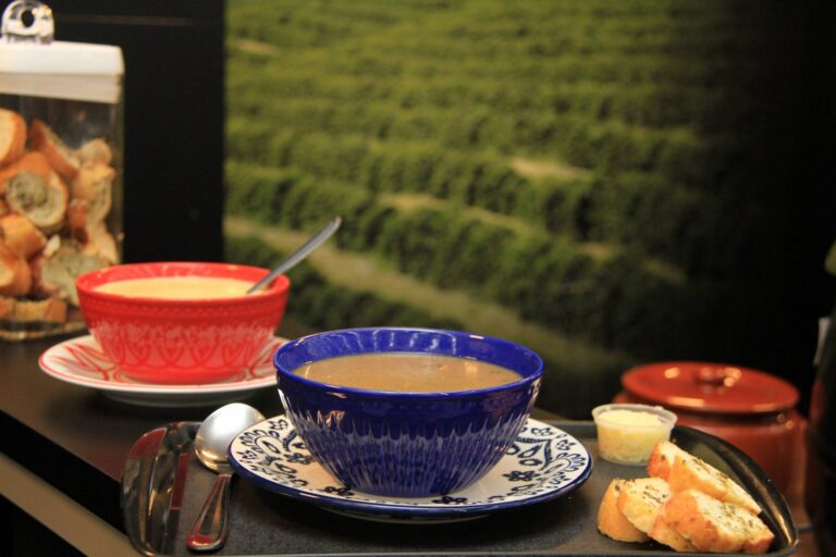 Sopas e caldos reforçam cardápio de inverno do Espaço Gastronômico COOP