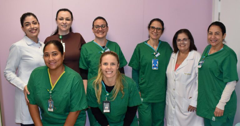 Colaboradoras da área de mamografia do Hospital Unimed Regional Jaú e da Radiologia Unimed participam de treinamento
