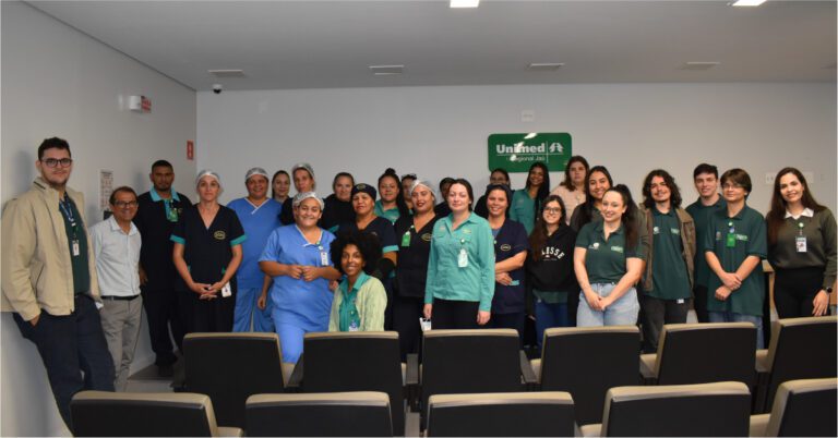 Colaboradores do hospital Unimed Regional Jaú participam de palestra sobre a LGPD