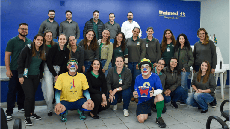 ESQUETE TEATRAL PERCORRE ÁREAS DA UNIMED REGIONAL JAÚ REFORÇANDO A ESSÊNCIA UNIMED