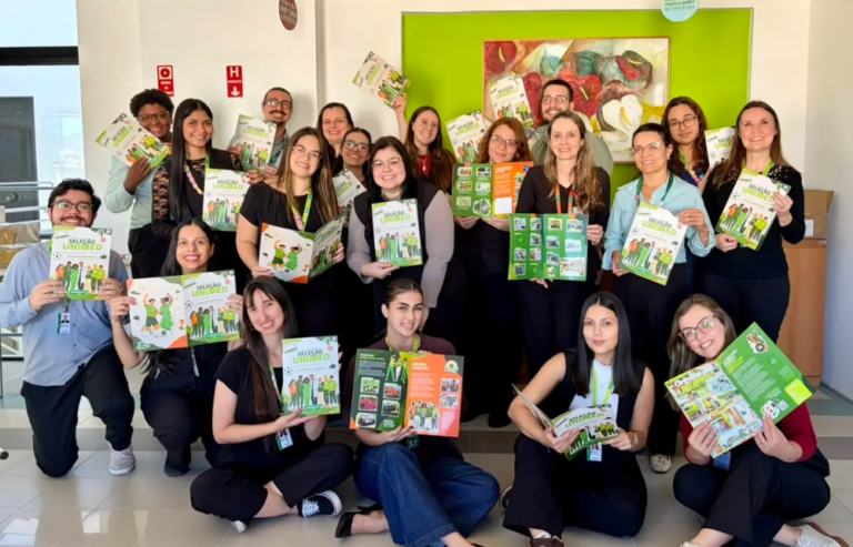Unimed Amparo transforma estratégia em álbum de figurinhas para engajar colaboradores