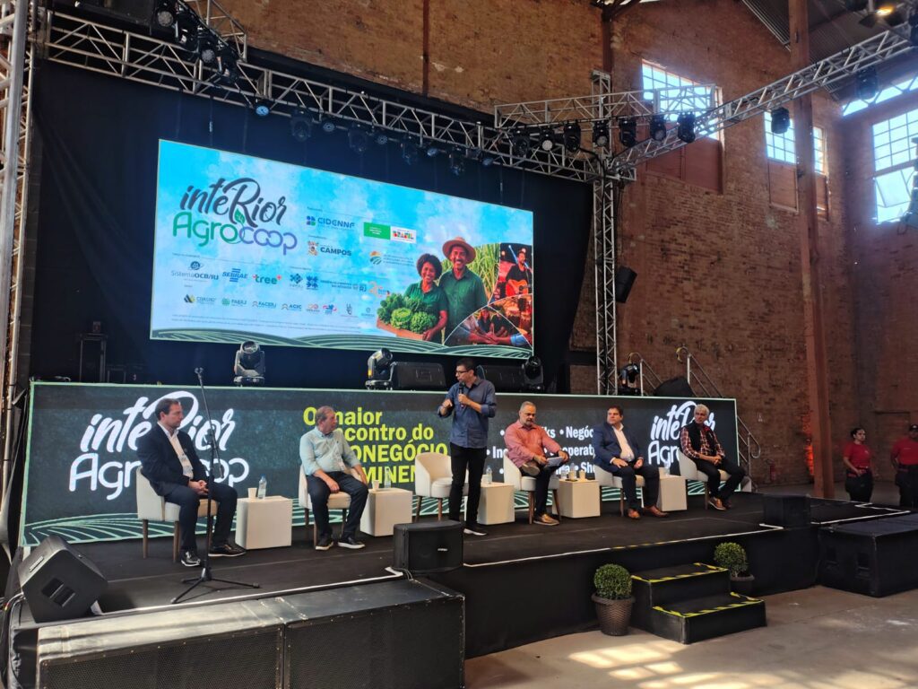 Cooperativismo ganha destaque em painel sobre desenvolvimento do agro no Interior AgroCoop