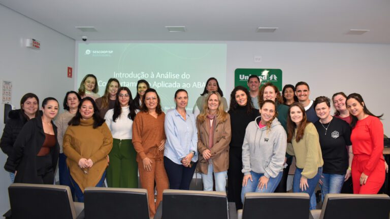 Colaboradores dos serviços próprios da Unimed Regional Jaú participam de curso sobre ABA, A fim de melhorar o Atendimento Prestado