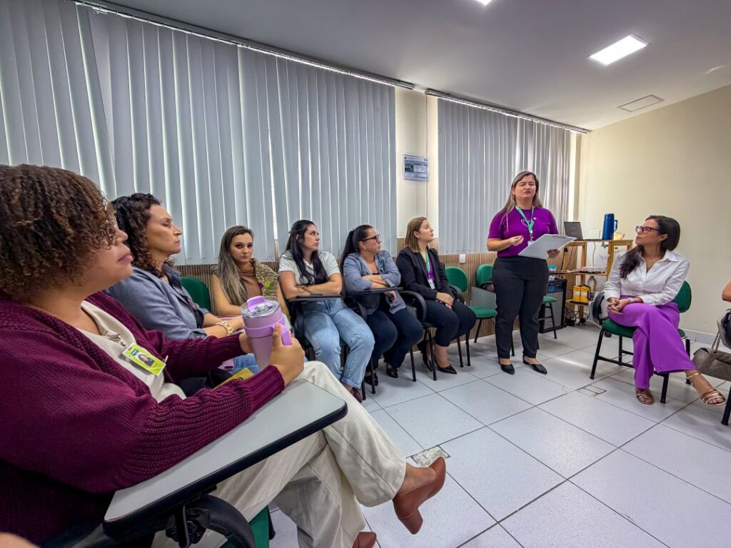 Unimed Campos promove ação do Agosto Lilás com roda de conversa sobre violência contra a mulher