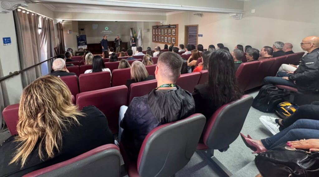 Unimed Petrópolis investe no desenvolvimento de lideranças com Ciclo de Palestras sobre Cultura Empresarial