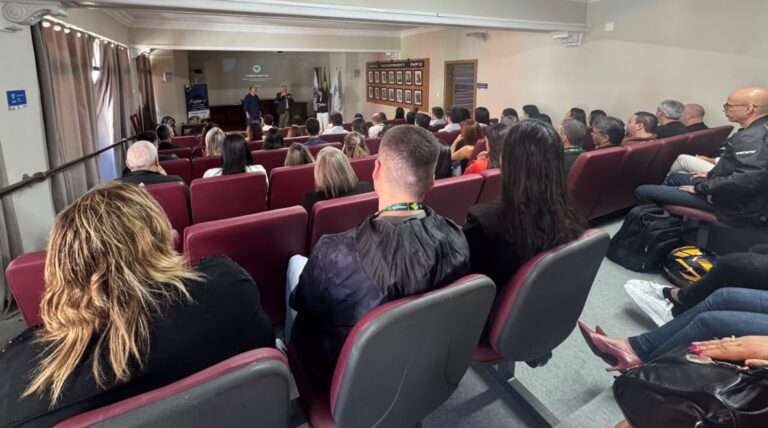 Unimed Petrópolis investe no desenvolvimento de lideranças com Ciclo de Palestras sobre Cultura Empresarial