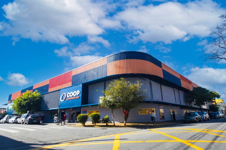 COOP fortalece relacionamento com cliente e aposta em experiência de compra personalizada