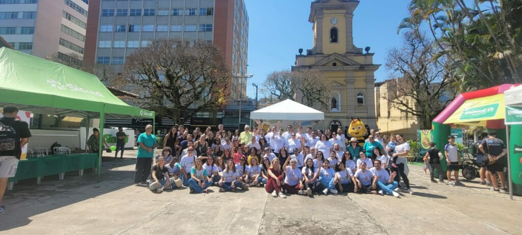 Cooperação toma conta do Centro de Nova Friburgo em manhã de saúde e solidariedade
