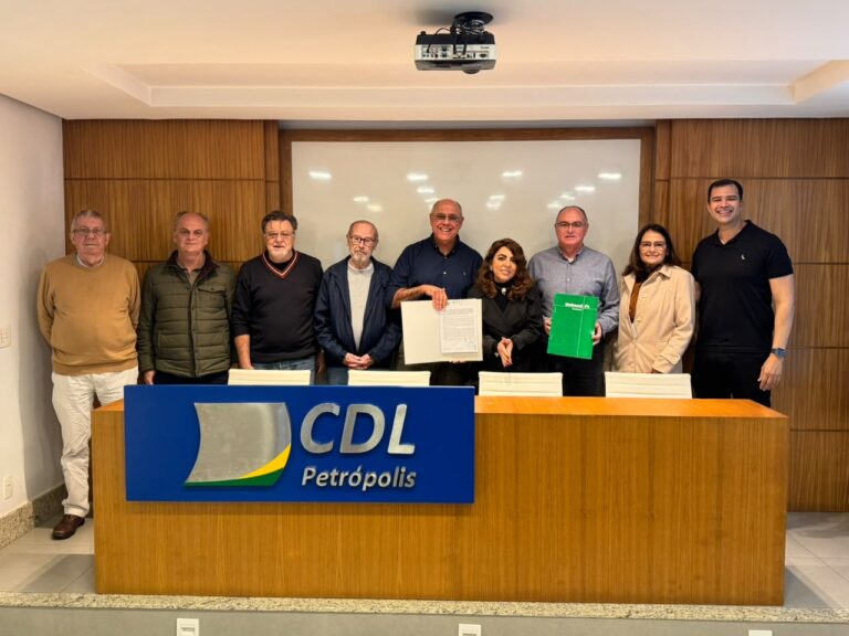 UNIMED PETRÓPOLIS E CDL FORMALIZAM PARCERIA PARA AMPLIAR CONEXÃO COM O COMÉRCIO LOCAL