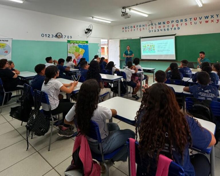 Sicoob Credicocapec premia vencedores da fase local do Concurso Cultural 2026