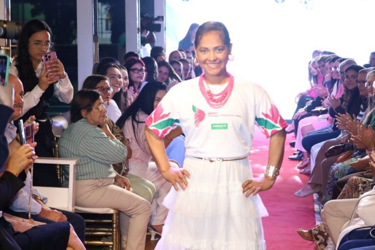 Unimed Campos realiza 4ª edição do Desfile Outubro Rosa