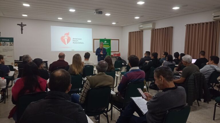 Unimed Vale do Paraíba executa em parceria com Fesp e Sescoop executa o Curso ACLS